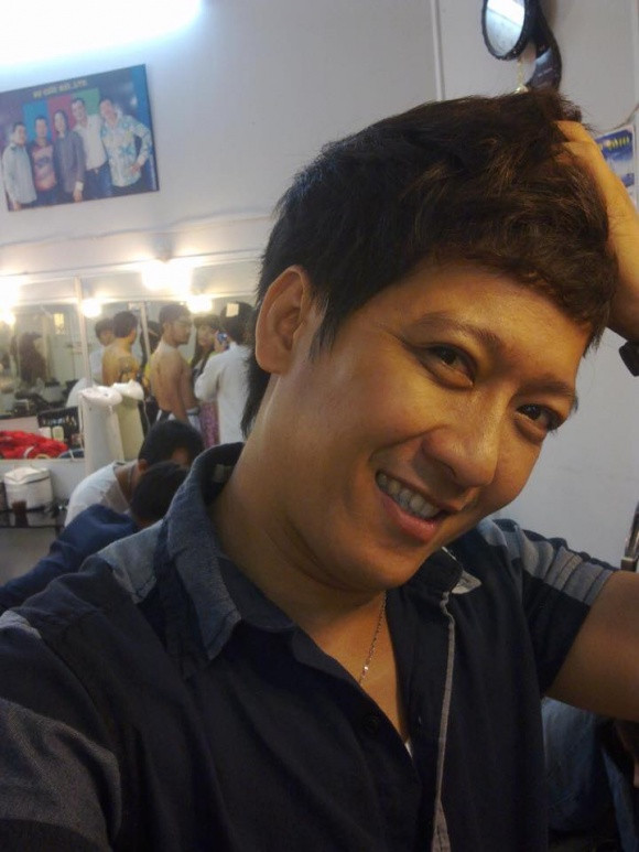 Ngoài những gì xoay quanh đám cưới sắp tới thì thông tin liên quan đến Trường Giang - Nhã Phương cũng được fan quan tâm. Mới đây, một fan của Trường Giang đã đăng lên một trang chuyên về showbiz loạt ảnh thời "ngố tàu" của nam danh hài.