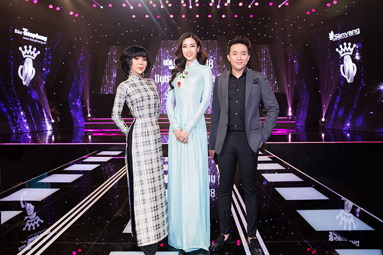 Nếu như 2 năm trước cô là một trong số các thí sinh thực hiện dự án thì giờ đây với danh nghĩa Đương kim Hoa hậu Việt Nam và Hoa hậu Nhân ái thế giới 2017, Mỹ Linh đã có thể ngồi vị trí bình luận viên cùng Trấn Thành và nhà báo Trác Thúy Miêu.