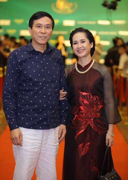 NSND Lan Huong: “Cac ban tre duoc phong tang danh hieu som cung tot”-Hinh-2