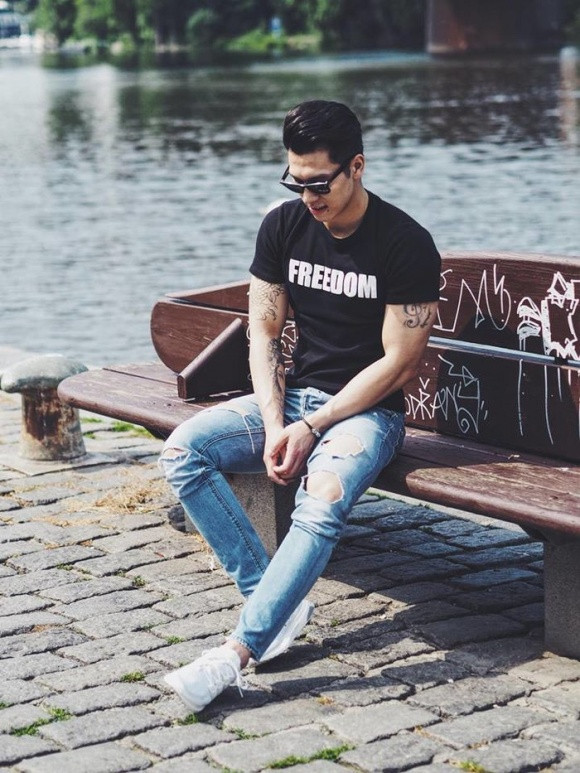 Bạn trai của Ngọc Thảo khiến bao cô phải phải mê mẩn vì ngoại hình cao to, vạm vỡ, cơ bắp cuồn cuộn, khuôn mặt nam tính, góc cạnh.