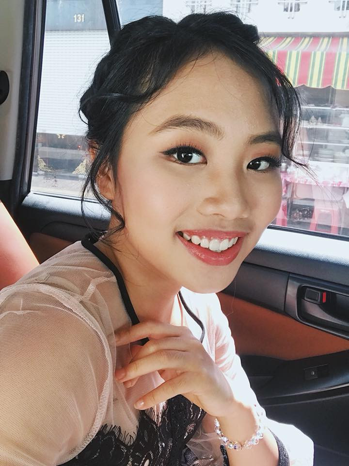 Trong hình ảnh Phương Mỹ Chi chụp cận gương mặt được trang điểm khá kỹ lưỡng tạo dáng với nhiều biểu cảm dễ thương.