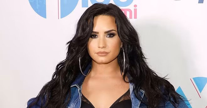 Demi Lovato tự tách mình khỏi những người bạn tốt trong thời gian qua. Ảnh: People.