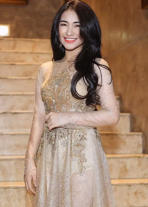 Ca sĩ Hòa Minzy. Ảnh: Zing