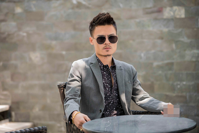 Nhiều khán giả cho rằng Vũ Hà đang "đá xéo" Hoa Vinh sau khi hiện tượng mạng tuyên bố: "Tôi xác định không cần chơi với ai trong showbiz này...".