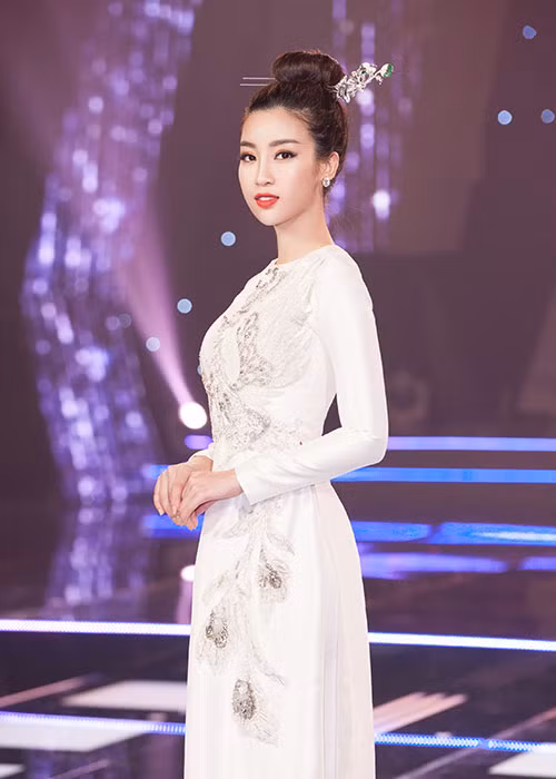 Hình ảnh xinh đẹp, quý phái của Hoa hậu Đỗ Mỹ Linh.