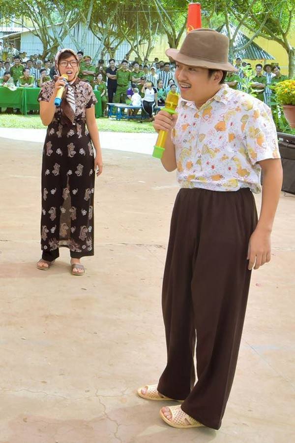 Đôi dép tổ ong tạo nên hình tượng của danh hài trong mắt fan, chính vì điều này mà anh luôn ghi điểm, xóa bỏ khoảng cách giữa nghệ sĩ và người hâm mộ.