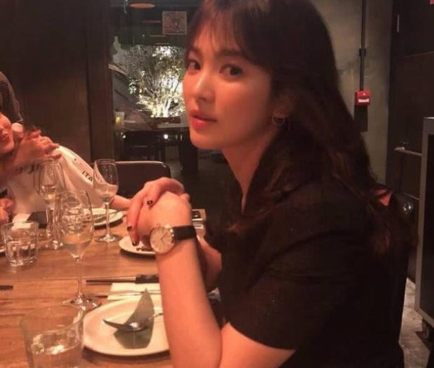 Kể từ sau khi kết hôn, tin đồn mang thai của Song Hye Kyo luôn thu hút sự chú ý của cư dân mạng, tuy nhiên cô đều né tránh nhắc đến vấn đề này.