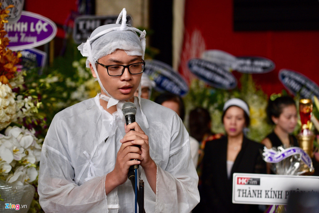 Thiên Khôi - con trai thứ hai của cố nghệ sĩ gửi lời cảm ơn đến các cô chú, đồng nghiệp của ba. Cậu bé mong mọi người luôn giữ những ký ức đẹp về ba.