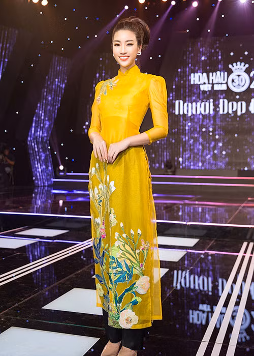 Nhà báo Trác Thúy Miêu và Trấn Thành bày tỏ rất vui khi hội ngộ Mỹ Linh trong vai trò mới.