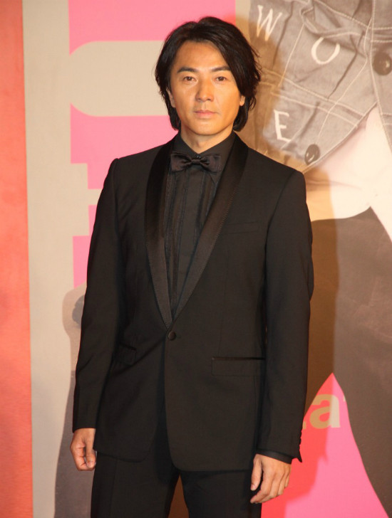 Nam diễn viên Trịnh Y Kiện.