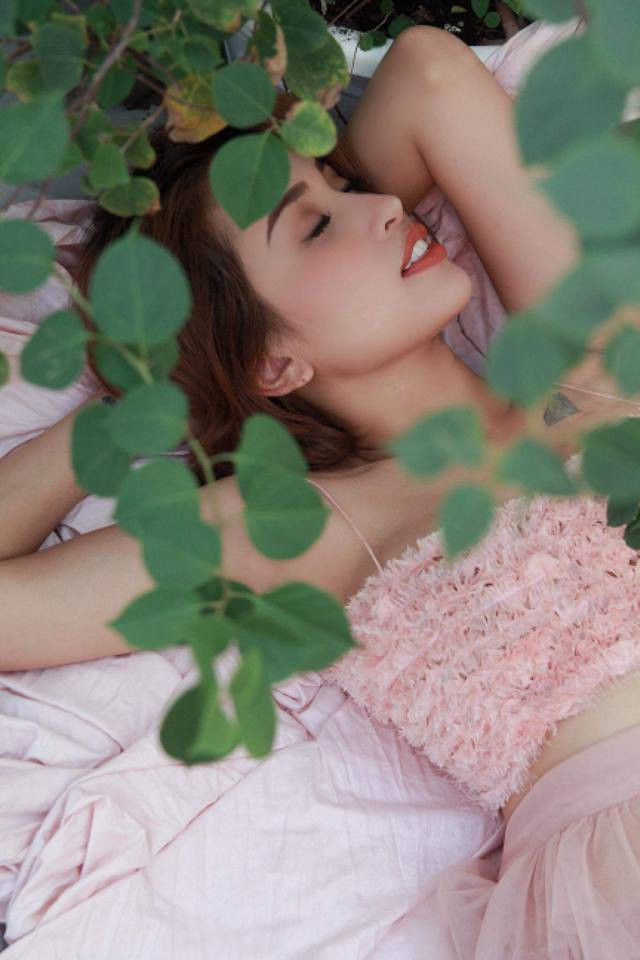 Bà mẹ một con sở hữu vẻ đẹp ngọt ngào.