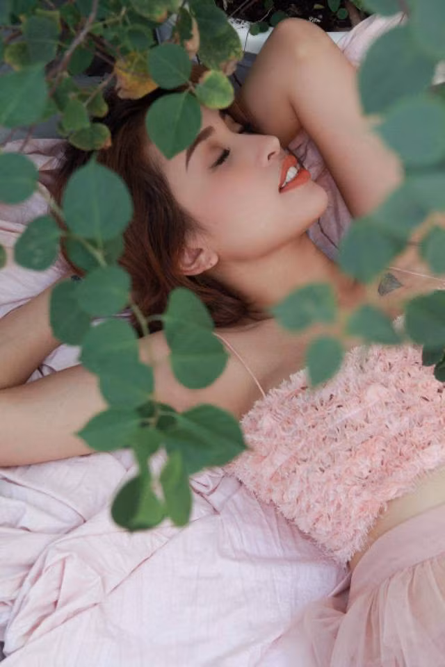 Bà mẹ một con sở hữu vẻ đẹp ngọt ngào.