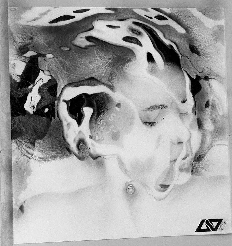 Ngoài các bức tranh về xe phân khối lớn sắc nét, Viết Chung còn có vẽ chân dung theo phong cách trừu tượng. Mới tìm hiểu về hội hoạ tranh được hơn một năm, song tác phẩm của 10X Nghệ An đã được nhiều người khen ngợi.