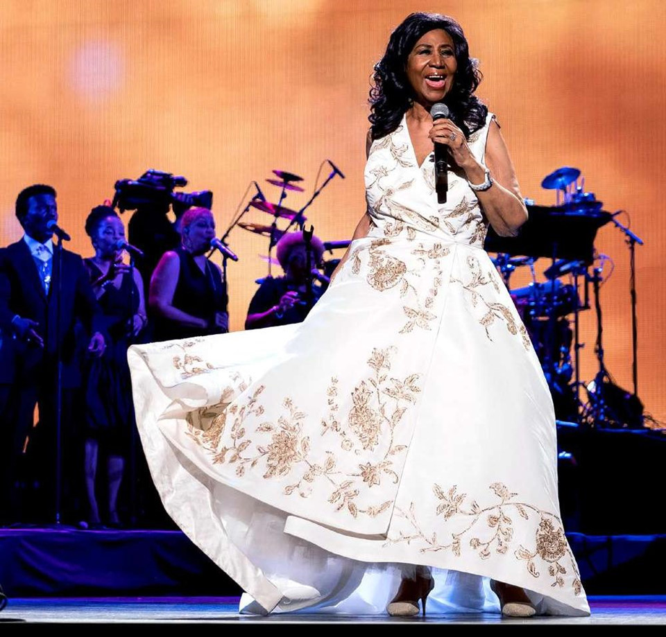 Aretha Franklin có vai trò quan trọng và là một huyền thoại trong lịch sử nền âm nhạc Mỹ. Các nhà phê bình đánh giá giọng ca của diva 76 tuổi là cực kỳ xuất sắc. "Franklin luôn mở hết tâm hồn khi hát. Bà ấy có một điều gì đó vô cùng đặc biệt", nữ ca sĩ Natalie Cole nhận định trên VH1. Còn danh ca Ray Charles cho rằng không ai có thể hát hay được như Aretha Franklin.