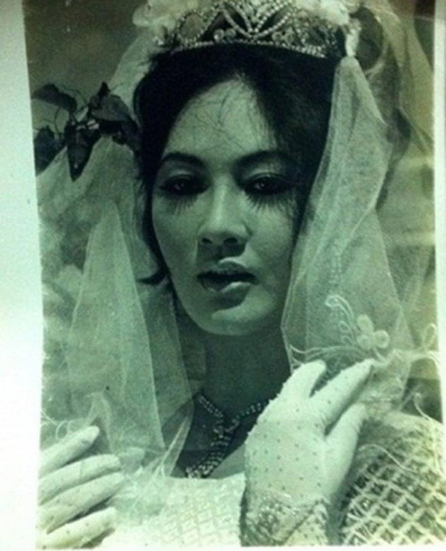 Ở cái tuổi xế chiều, bà sống lặng lẽ, tập trung vào công việc từ thiện để trả lại những điều cuộc đời đã ban tặng và cũng là cách để bà tìm sự bình yên.