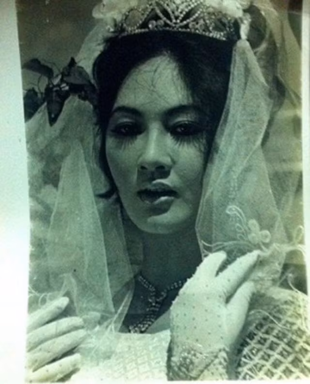 Ở cái tuổi xế chiều, bà sống lặng lẽ, tập trung vào công việc từ thiện để trả lại những điều cuộc đời đã ban tặng và cũng là cách để bà tìm sự bình yên.