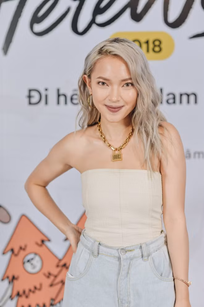 Hot girl Trâm Anh cũng có mặt tham tại sự kiện.