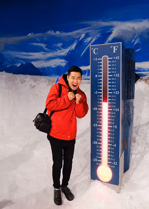 Thành phố Christchurch ở đảo nam New Zealand là một trong 5 cửa ngõ dẫn tới Nam Cực. Đó là lý do Trung tâm Nam Cực quốc tế được đặt tại đây. Nam MC trải nghiệm cái lạnh âm độ trong phòng bão tuyết.