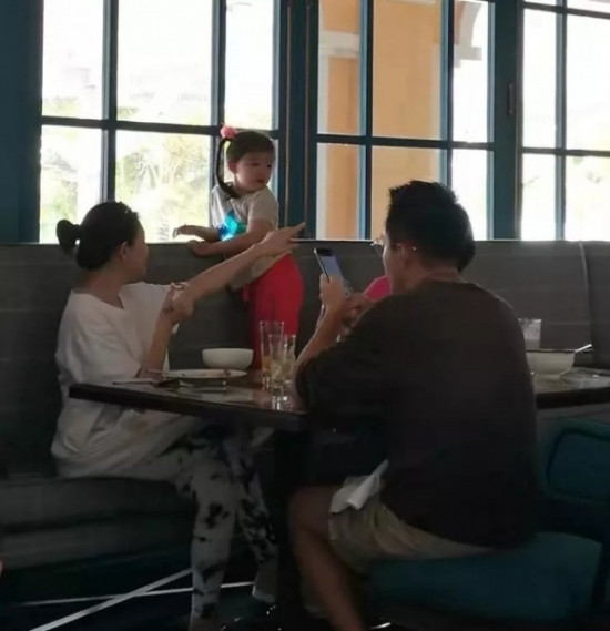 Gia đình Từ Hy Viên tới Phú Quốc du lịch cách đây không lâu.