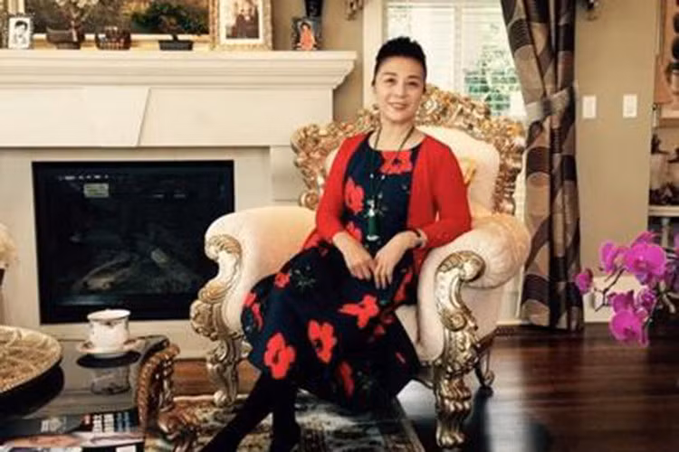 Hiện bà Trương Truyền Mỹ là hiệu trưởng trường đào tạo nghệ thuật, điện ảnh do Phạm Băng Băng lập nên. Ảnh: Sina