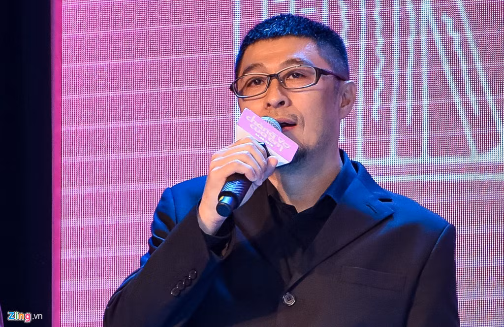 Với Charlie Nguyễn, bộ phim đánh dấu sự trở lại của anh trong vai trò đạo diễn sau 2 năm thất thu phòng vé với Fan cuồng. Dự án này là lần thứ 7, đạo diễn Việt kiều hợp tác cùng diễn viên Thái Hòa.