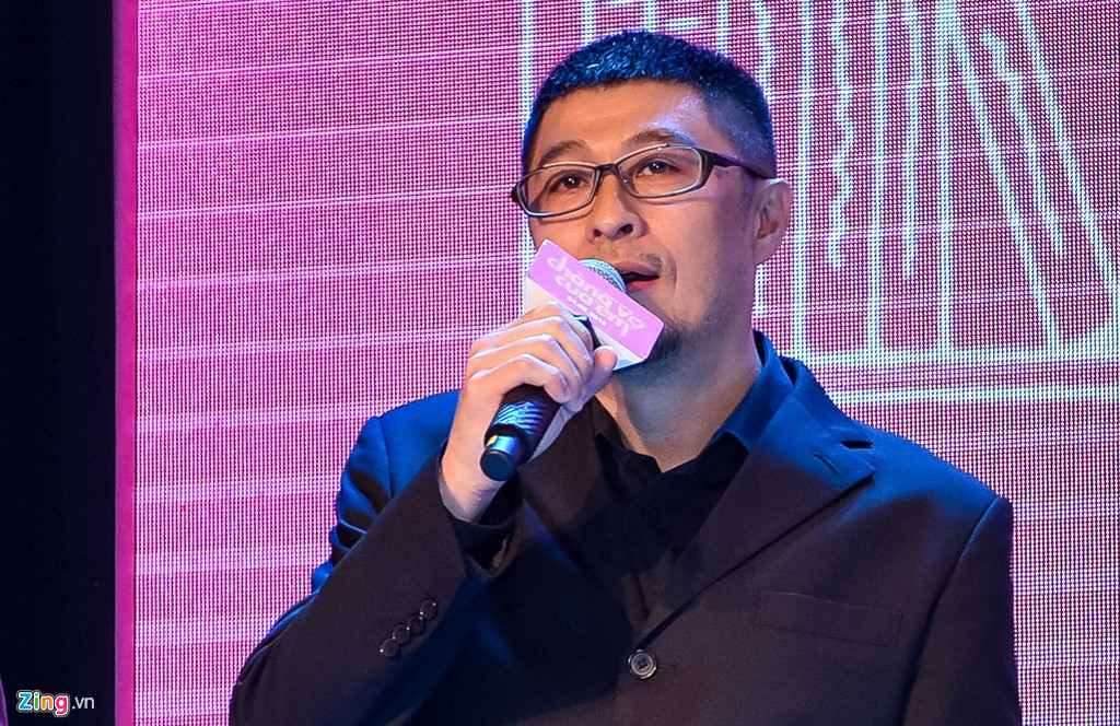 Với Charlie Nguyễn, bộ phim đánh dấu sự trở lại của anh trong vai trò đạo diễn sau 2 năm thất thu phòng vé với Fan cuồng. Dự án này là lần thứ 7, đạo diễn Việt kiều hợp tác cùng diễn viên Thái Hòa.