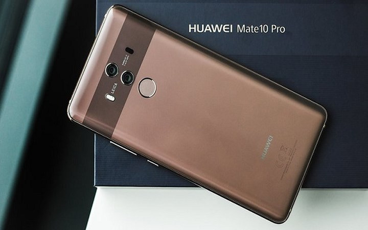  Điện thoại Huawei Mate 10 Pro: Tại IFA 2017, Huawei (Trung Quốc) đã giới thiệu chip đầu tiên dành cho trí tuệ nhân tạo: Kirin 970. Chip NPU này được tích hợp trong Mate 10 và được sử dụng chủ yếu cho tính năng chụp ảnh và tối ưu hóa năng lượng tiêu thụ của pin. Mới đây, Huawei đã mở SDK cho các nhà phát triển cho phép sử dụng trí tuệ nhân tạo ở nhiều tác vụ.