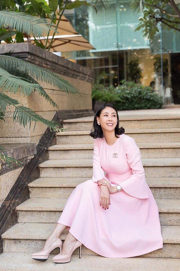 26 năm sau đăng quang, Hoa hậu Hà Kiều Anh mang vẻ đẹp mặn mà.