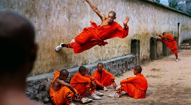  8. Phá vỡ quy tắc Như người ta vẫn thường nói, không có quy tắc bất di bất dịch khi chụp ảnh, việc áp dụng một số phương pháp cũng chỉ giúp bạn cải thiện bố cục ảnh chụp. Nếu cảm thấy quá nhàm chán với những quy tắc gò bó này, bạn hãy sáng tạo theo đúng phong cách của riêng mình.