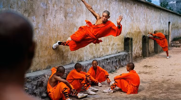  8. Phá vỡ quy tắc Như người ta vẫn thường nói, không có quy tắc bất di bất dịch khi chụp ảnh, việc áp dụng một số phương pháp cũng chỉ giúp bạn cải thiện bố cục ảnh chụp. Nếu cảm thấy quá nhàm chán với những quy tắc gò bó này, bạn hãy sáng tạo theo đúng phong cách của riêng mình.