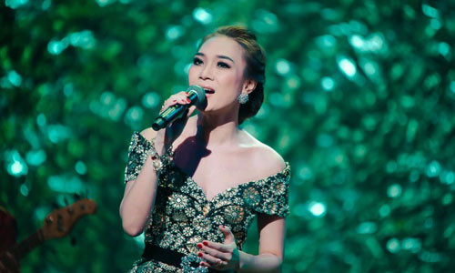 Ca sĩ Mỹ Tâm.