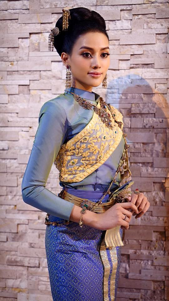 Esmon Kanwara từng tham gia cuộc thi Hoa hậu chuyển giới Thái Lan 2017 nhưng chỉ dừng lại ở top 12.