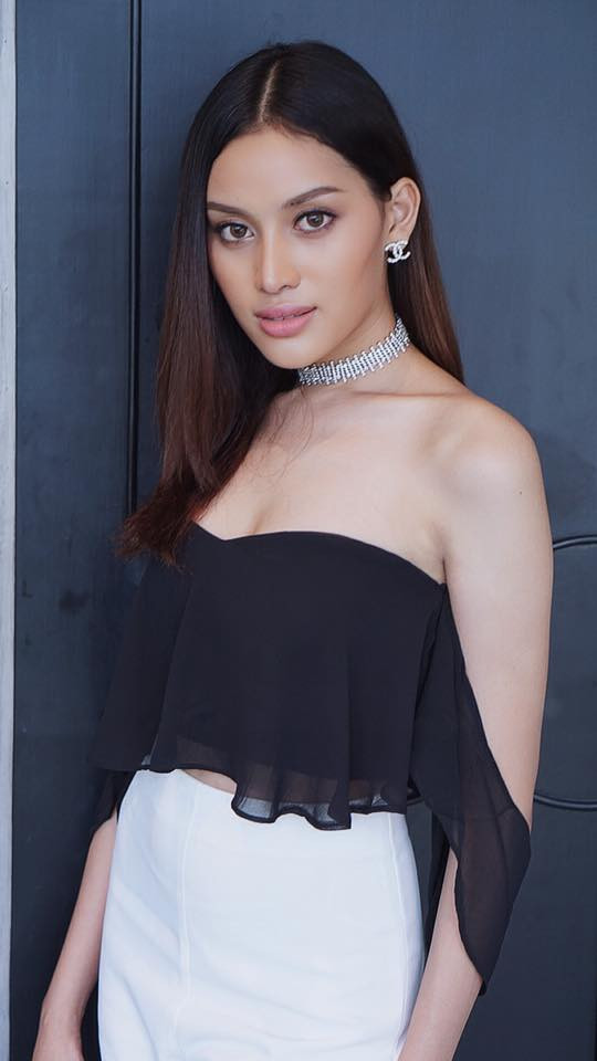 Trái ngược với vẻ đẹp ngây thơ, trong sáng và hiền lành của Yoshi, Tân Hoa hậu chuyển giới Thái Lan 2018 sở hữu nhan sắc sắc sảo, cá tính và nóng bỏng.