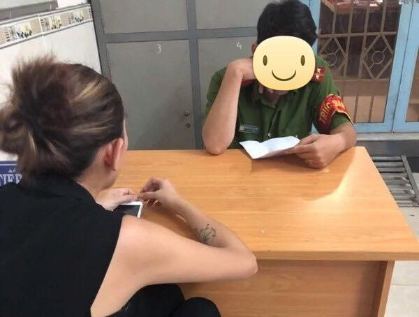 Võ Hoàng Yến trình báo công an sau khi liên tục bị đe dọa. Ảnh: FBNV