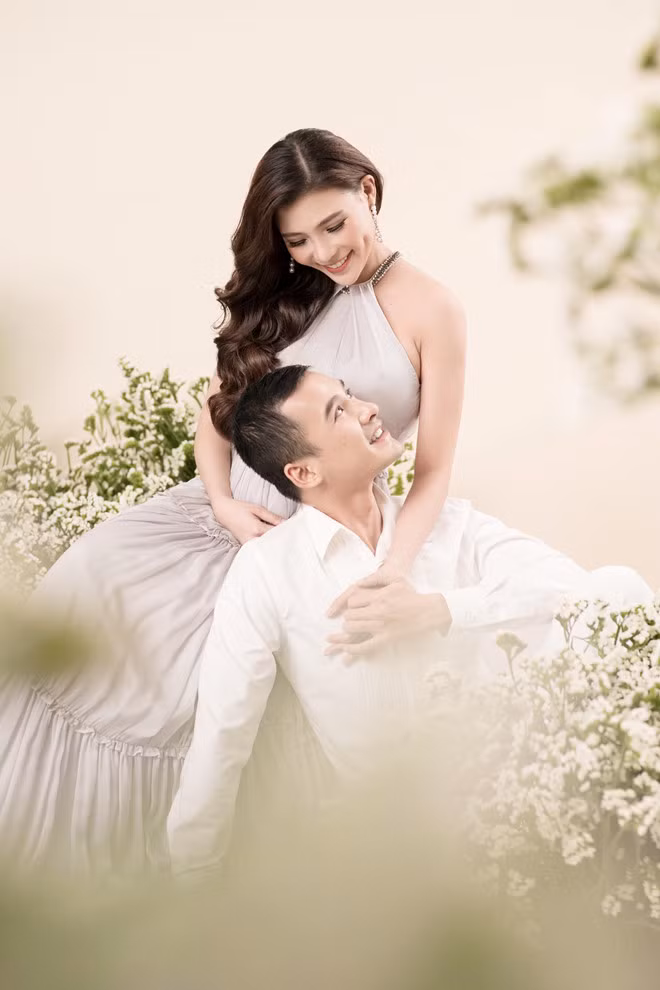 Thúy Diễm chưa tăng cân khi mang bầu. Ảnh: NVCC.