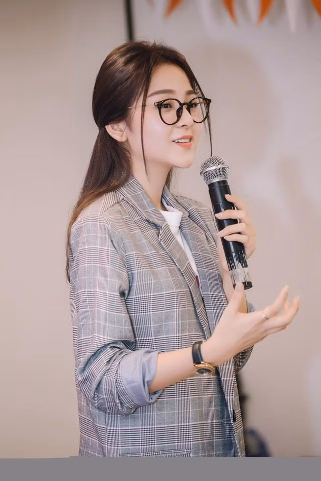 Bên cạnh đó, diễn viên Tam Triều Dâng cũng là một người khá kín tiếng. Cô rất ít khi chia sẻ về những chuyện riêng tư với công chúng.