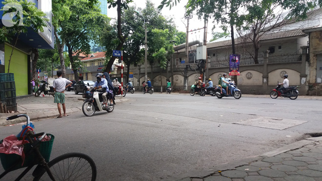 Khu vực dốc Thọ Lão (quận Hai Bà Trưng) nơi ông T. đứng đón khách đi xe ôm.