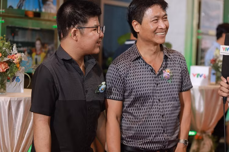 Day la ly do dien vien Quoc Tuan luon thay co loi voi con-Hinh-2