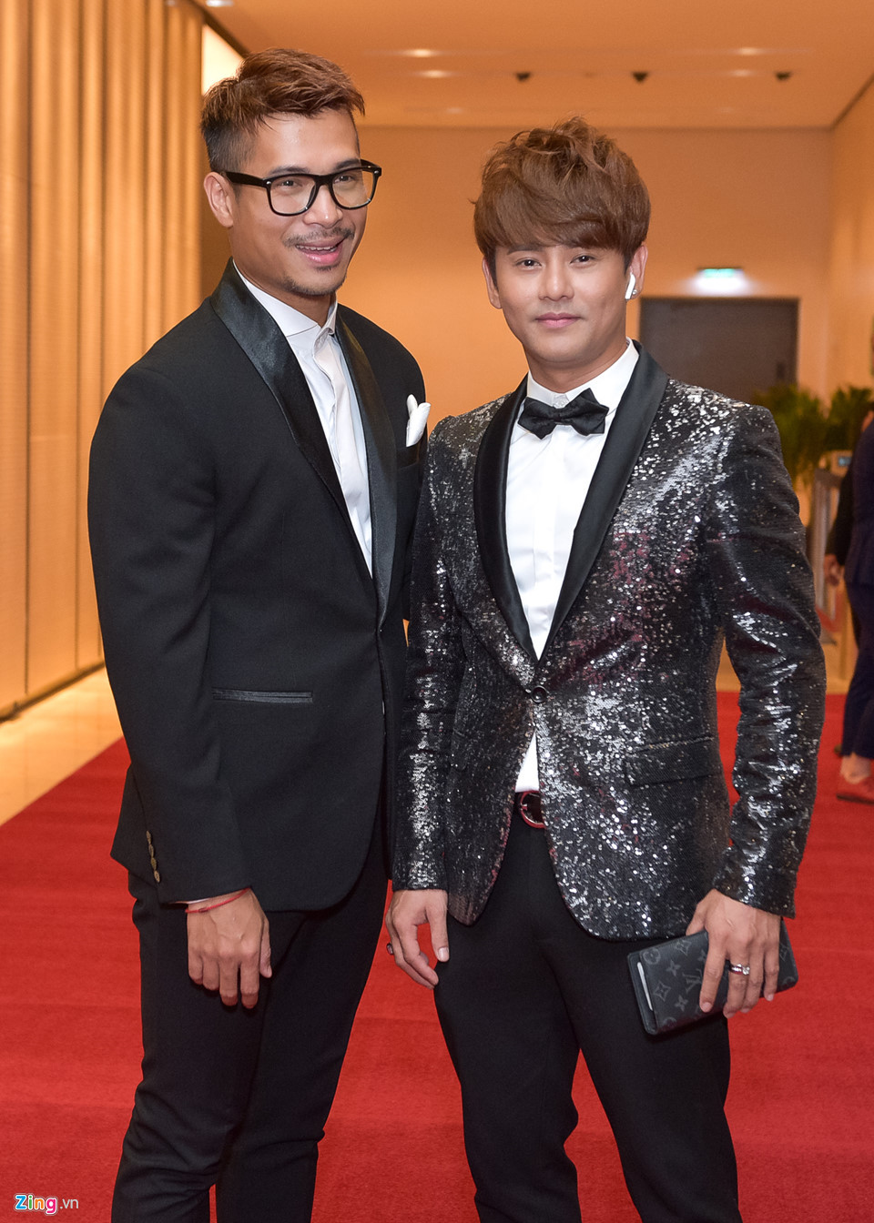 Ưng Đại Vệ và Trương Thế Vinh lịch lãm đến gặp gỡ Michael Owen. Nam diễn viên cho hay anh hâm mộ danh thủ khi còn thi đấu đỉnh cao tại các câu lạc bộ lớn. Trương Thế Vinh nhận xét Michael Owen thân thiện và hòa đồng với mọi người.