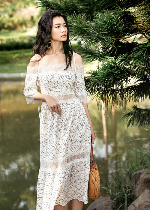 Trà My cho biết, trở về Việt Nam làm việc, tuy có chút khó khăn ban đầu trong việc hòa nhập nhưng cô đã dần quen với môi trường giải trí trong nước.