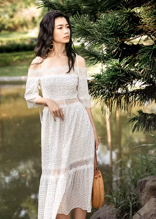 Trà My cho biết, trở về Việt Nam làm việc, tuy có chút khó khăn ban đầu trong việc hòa nhập nhưng cô đã dần quen với môi trường giải trí trong nước.