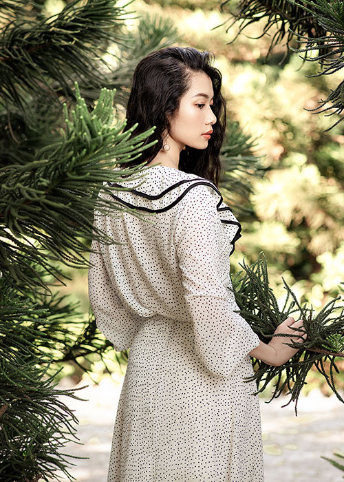 Đặc biệt trong phim "Thương nhớ ở ai", Trà My có cảnh nóng sập giường với nhân vật nam. Phân cảnh này từng gây tranh cãi dữ dội.