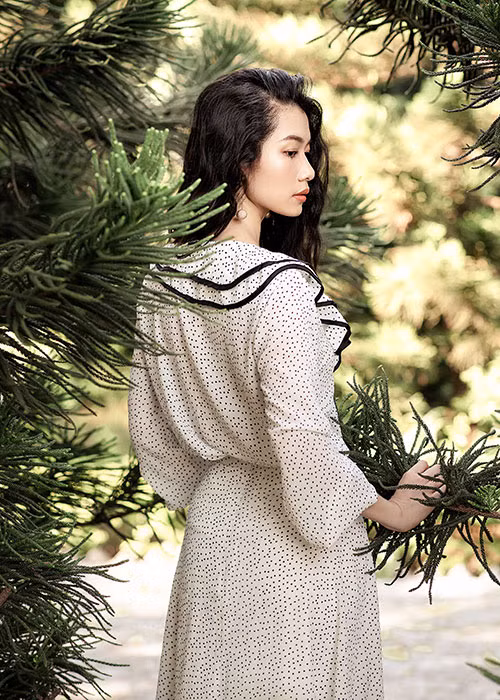 Đặc biệt trong phim "Thương nhớ ở ai", Trà My có cảnh nóng sập giường với nhân vật nam. Phân cảnh này từng gây tranh cãi dữ dội.