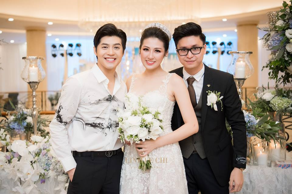 Ca sĩ Noo Phước Thịnh đến dự tiệc cưới Tú Anh.