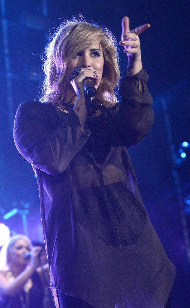 Thế nhưng vào tháng 1/2013, Lovato phải đi cai nghiện và điều trị tại Los Angeles. "Tôi không thể vượt qua 30 phút hay một tiếng đồng hồ mà không có cocaine, và tôi còn mang chúng lên máy bay", Lovato thú nhận với Access Hollywood năm 2013. "Tôi chờ đến khi tất cả mọi người ở khoang hạng nhất đều ngủ say rồi lôi ra dùng ngay tại đó. Hoặc tôi vào nhà vệ sinh". Năm đó mới 21 tuổi, cô nhớ lại: "Tôi sống gấp và chắc sẽ chết sớm. Tôi không chắc mình sẽ sống đến tuổi 21".