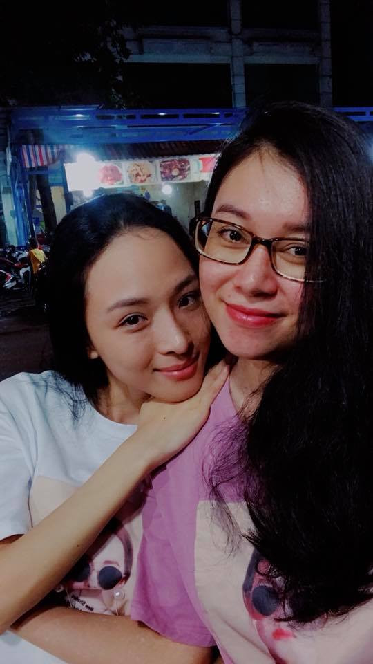 Một số fan bất ngờ nhan sắc của Phương Nga vẫn rất xinh đẹp như trước khi bị bắt, facebooke V.B không ngớt lời khen ngợi: "Em đẹp lắm"; Facebooker H.V thì bình luận: "Em vẫn xinh tươi như ngày nào".