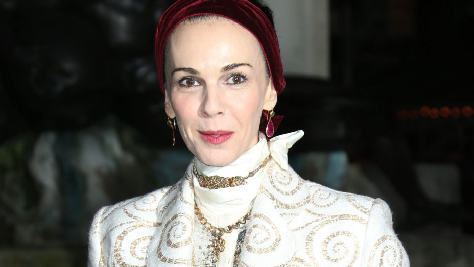 Nguyên nhân cái chết của NTK không được tiết lộ, nhiều giả thuyết cho rằng bà suy sụp vì công việc kinh doanh gặp nhiều khó khăn. Sự ra đi của Scott để lại mất mát lớn cho bạn bè và người hâm mộ.