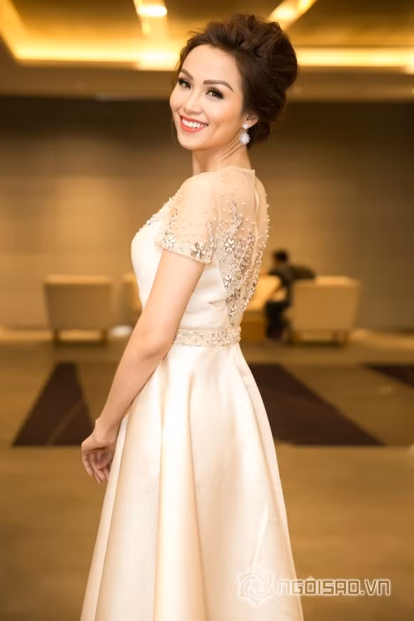 Nhan sắc của nàng hậu vẫn mặn mà như ngày nào.