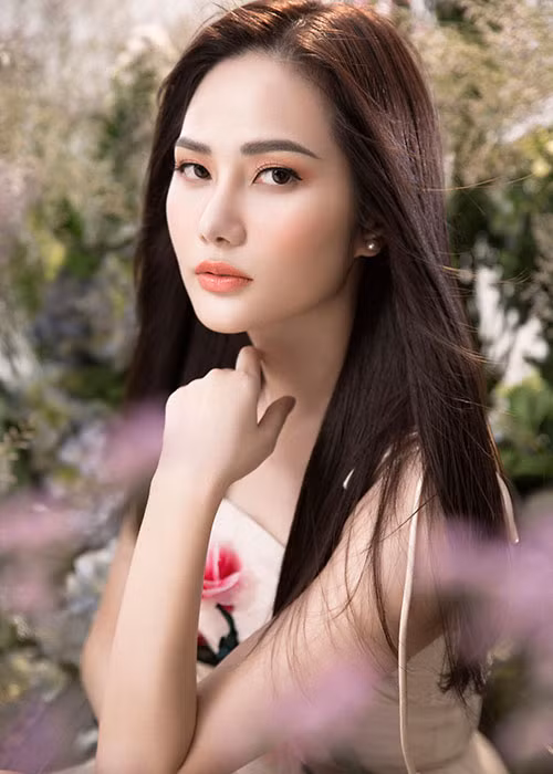 Năm 2013, Diệu Linh tham gia cuộc thi Siêu mẫu châu Á 2013 ở Trung Quốc và lọt vào Top 10.