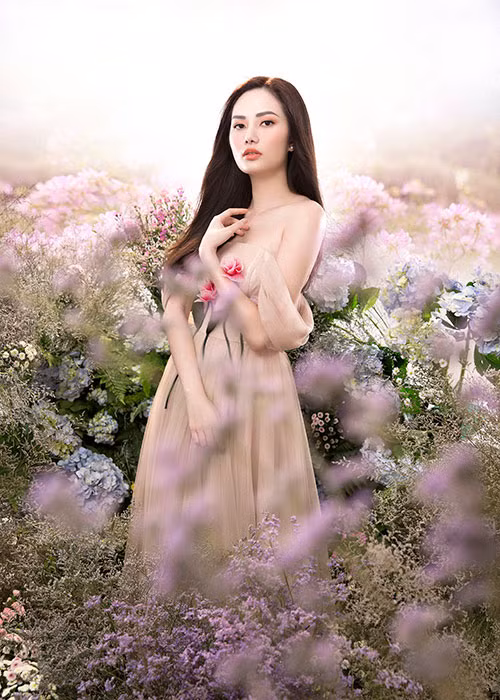 Diệu Linh sở hữu hình thể tương đối chuẩn với chiều cao 1m74, cân nặng 52 kg, số đo 3 vòng 86 – 63 – 91.